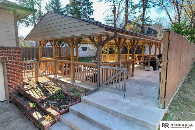 2601 Woodsdale Boulevard, Lincoln, NE 68502