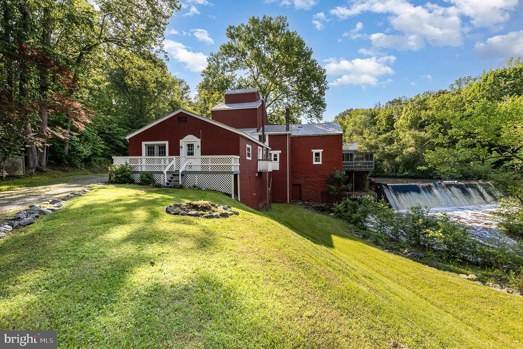 6908 S ROXBURY MILL RD, Spotsylvania, VA 22551