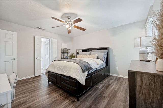5727 Remington Park Square, Dallas, TX 75252