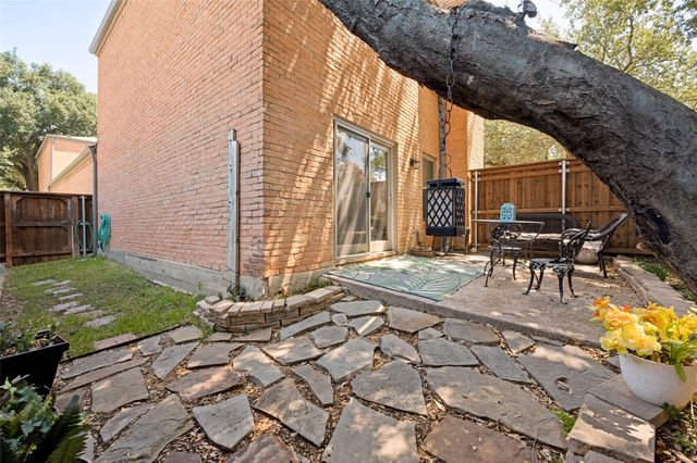 5727 Remington Park Square, Dallas, TX 75252