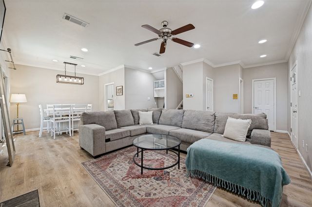 5727 Remington Park Square, Dallas, TX 75252