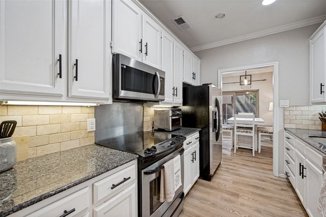 5727 Remington Park Square, Dallas, TX 75252