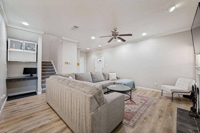 5727 Remington Park Square, Dallas, TX 75252