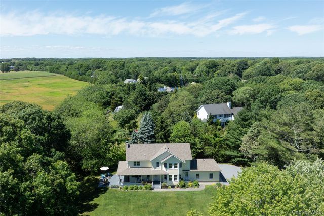 2700 Harbor Lane, Cutchogue, NY 11935