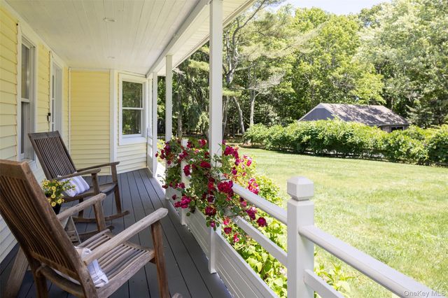 2700 Harbor Lane, Cutchogue, NY 11935