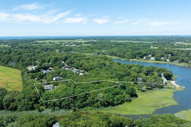 2700 Harbor Lane, Cutchogue, NY 11935