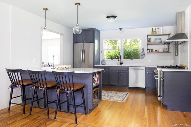 2700 Harbor Lane, Cutchogue, NY 11935