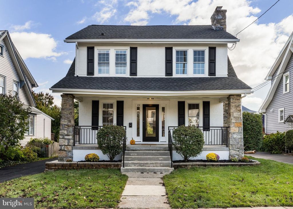 13 PRINCETON RD, Havertown, PA 19083