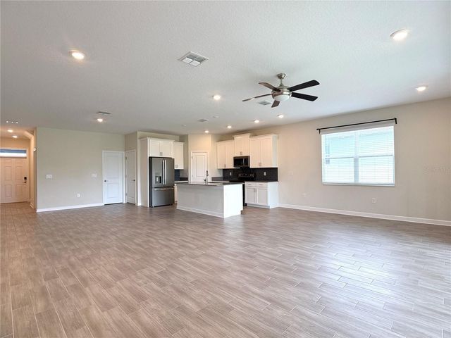 2638 CAMDEN PARK LOOP, Davenport, FL 33837