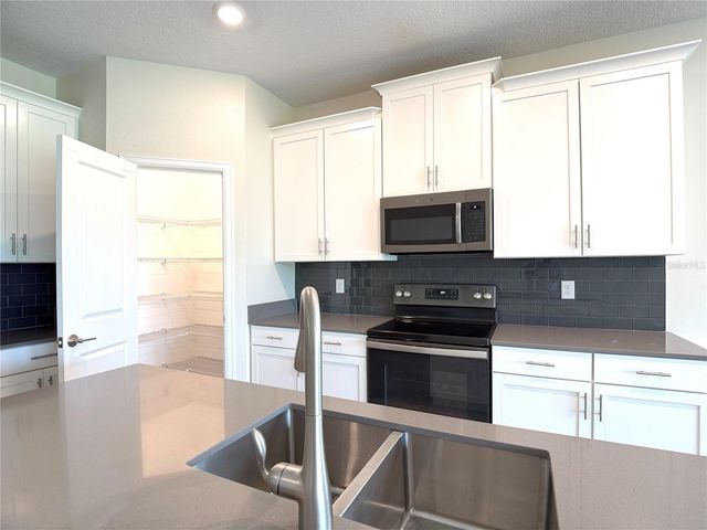 2638 CAMDEN PARK LOOP, Davenport, FL 33837