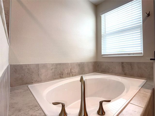 2638 CAMDEN PARK LOOP, Davenport, FL 33837
