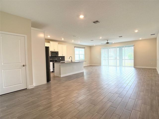 2638 CAMDEN PARK LOOP, Davenport, FL 33837