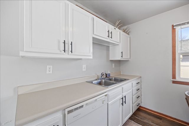 1112 N 8th Avenue E, Newton, IA 50208