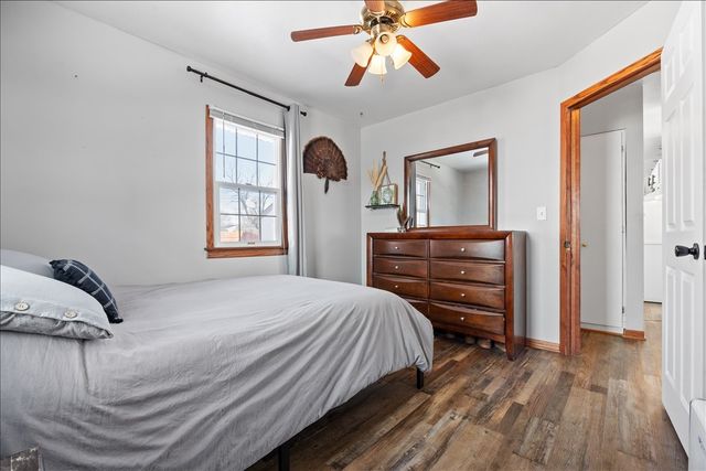 1112 N 8th Avenue E, Newton, IA 50208