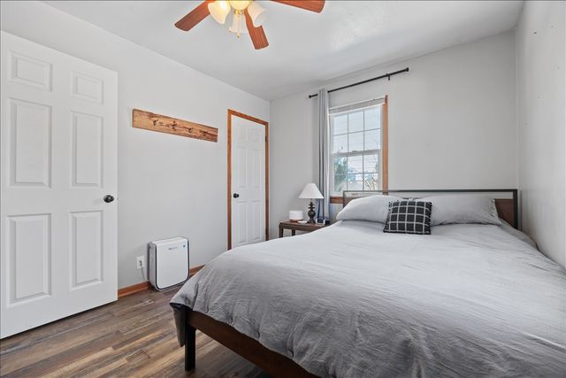 1112 N 8th Avenue E, Newton, IA 50208