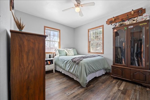 1112 N 8th Avenue E, Newton, IA 50208