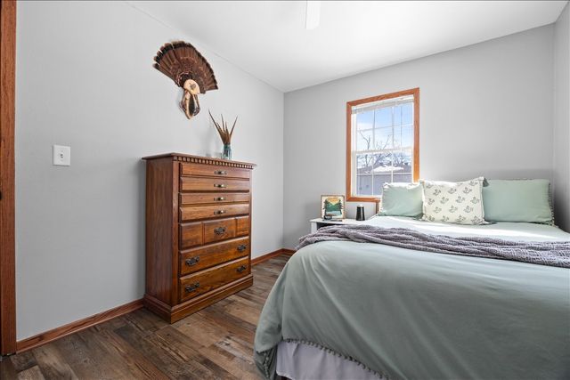 1112 N 8th Avenue E, Newton, IA 50208