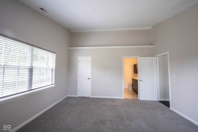 136 E Lullaby Court, Greenfield, IN 46140