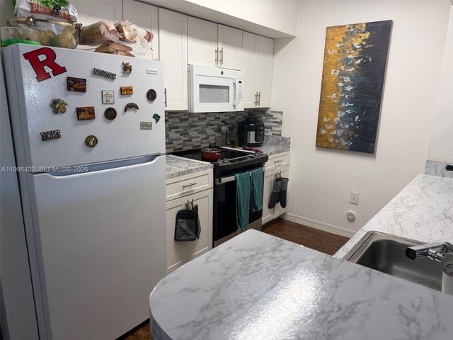 200 SW 117th Terrace 10103, Pembroke Pines, FL 33025