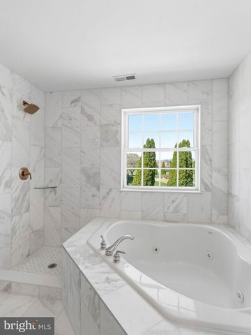 212 EAGLE CT, Swedesboro, NJ 08085