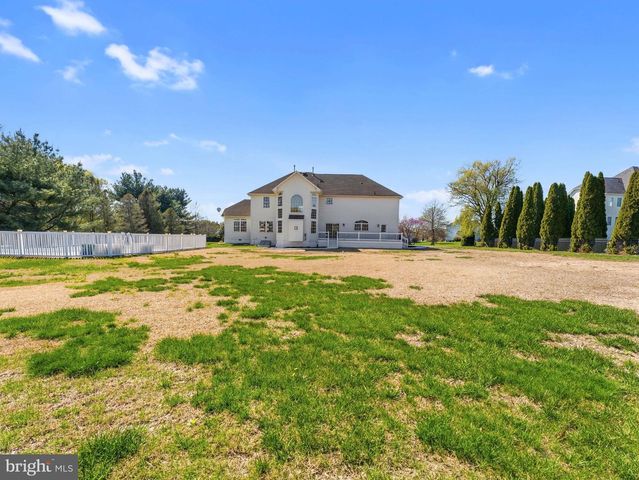 212 EAGLE CT, Swedesboro, NJ 08085