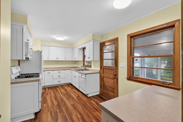 1345 Smith Avenue S, West Saint Paul, MN 55118