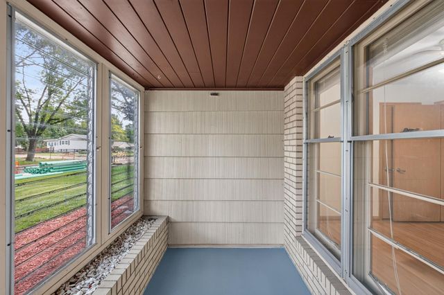 1345 Smith Avenue S, West Saint Paul, MN 55118