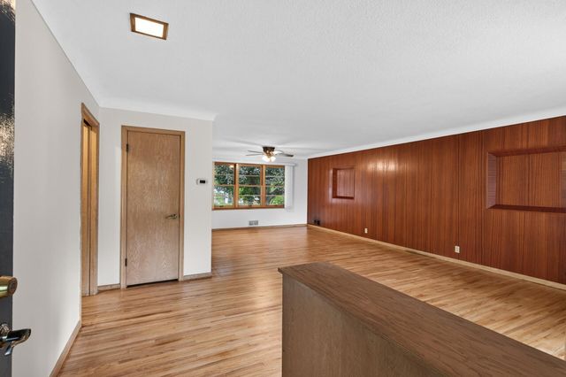 1345 Smith Avenue S, West Saint Paul, MN 55118