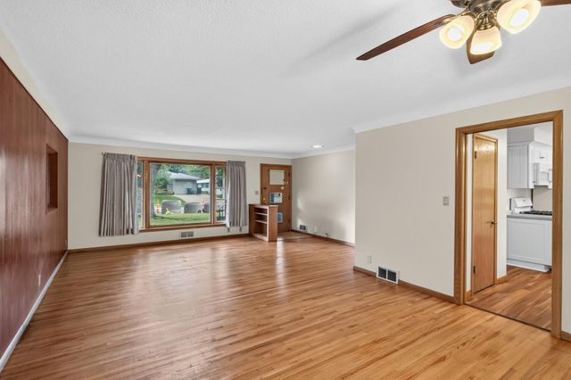 1345 Smith Avenue S, West Saint Paul, MN 55118