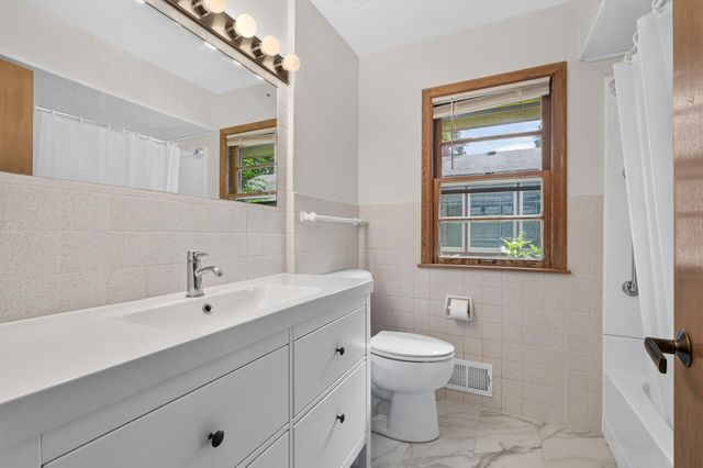 1345 Smith Avenue S, West Saint Paul, MN 55118