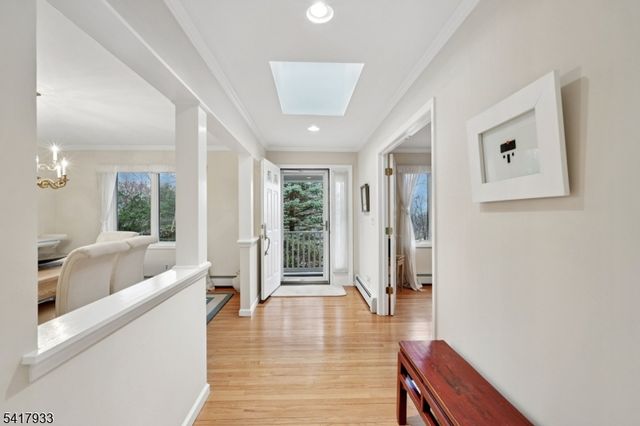 27 Oak Pl, North Caldwell Boro, NJ 07006