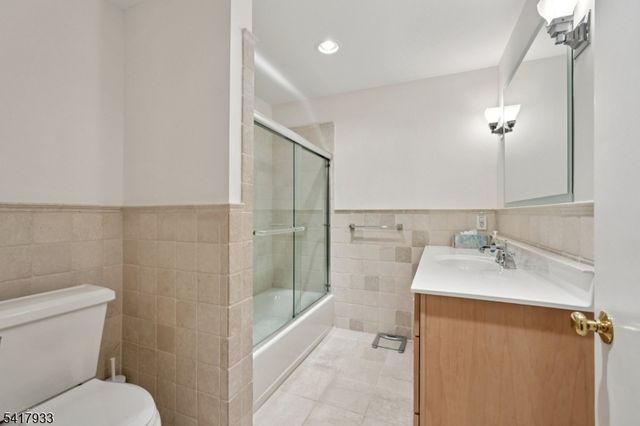 27 Oak Pl, North Caldwell Boro, NJ 07006