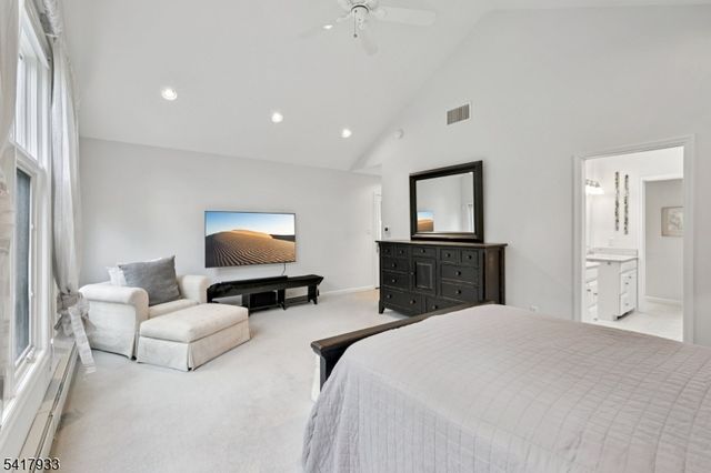 27 Oak Pl, North Caldwell Boro, NJ 07006