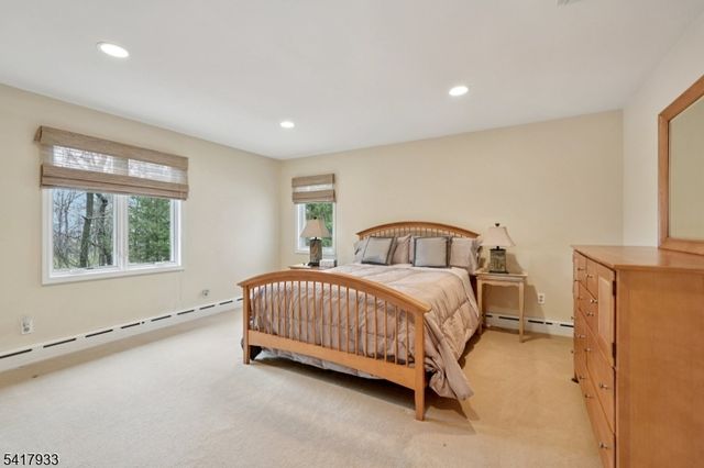 27 Oak Pl, North Caldwell Boro, NJ 07006