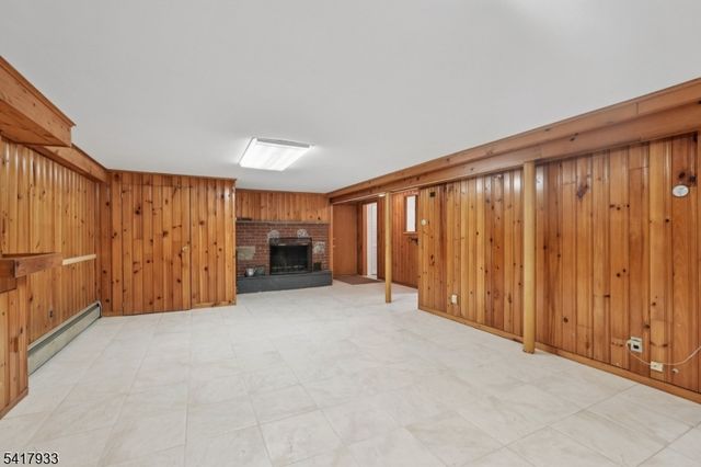 27 Oak Pl, North Caldwell Boro, NJ 07006