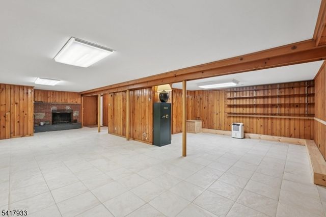 27 Oak Pl, North Caldwell Boro, NJ 07006