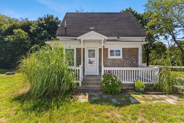 33 White St, Raynham, MA 02767