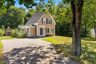 33 White St, Raynham, MA 02767