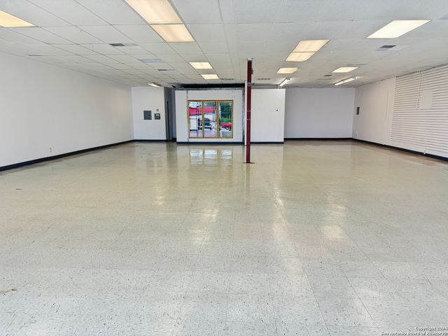 13327 Nacogdoches 6 & 7, San Antonio, TX 78217