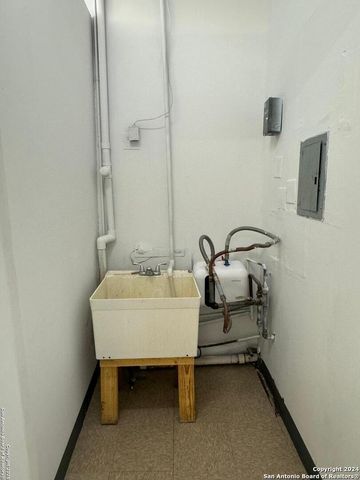 13327 Nacogdoches 6 & 7, San Antonio, TX 78217