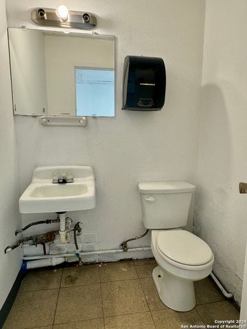 13327 Nacogdoches 6 & 7, San Antonio, TX 78217