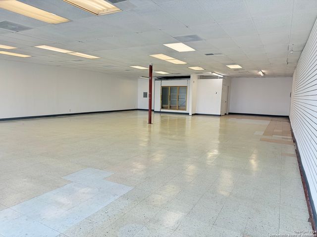 13327 Nacogdoches 6 & 7, San Antonio, TX 78217