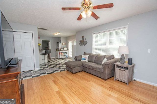 67 Roger Arnold Road, Grantville, GA 30220