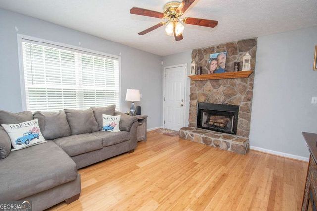 67 Roger Arnold Road, Grantville, GA 30220