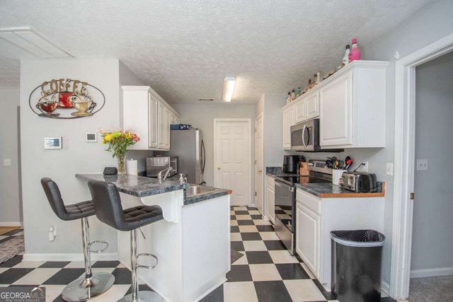 67 Roger Arnold Road, Grantville, GA 30220