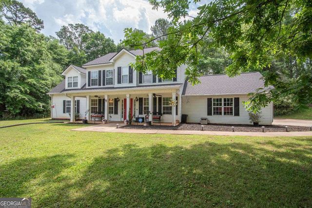 67 Roger Arnold Road, Grantville, GA 30220
