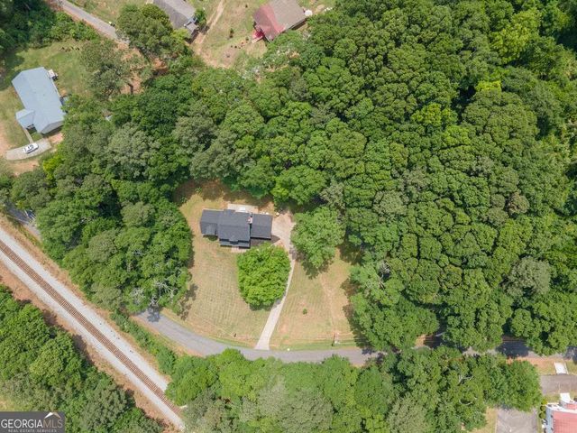67 Roger Arnold Road, Grantville, GA 30220