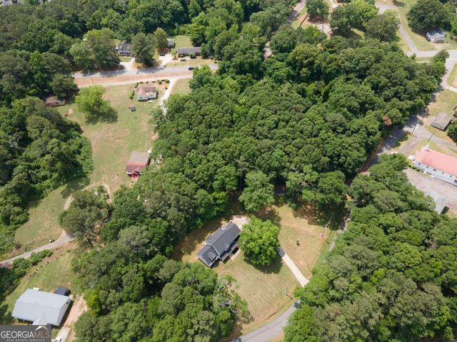67 Roger Arnold Road, Grantville, GA 30220
