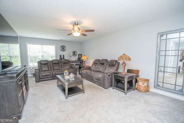 67 Roger Arnold Road, Grantville, GA 30220
