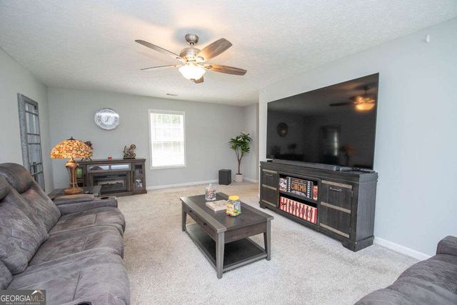 67 Roger Arnold Road, Grantville, GA 30220